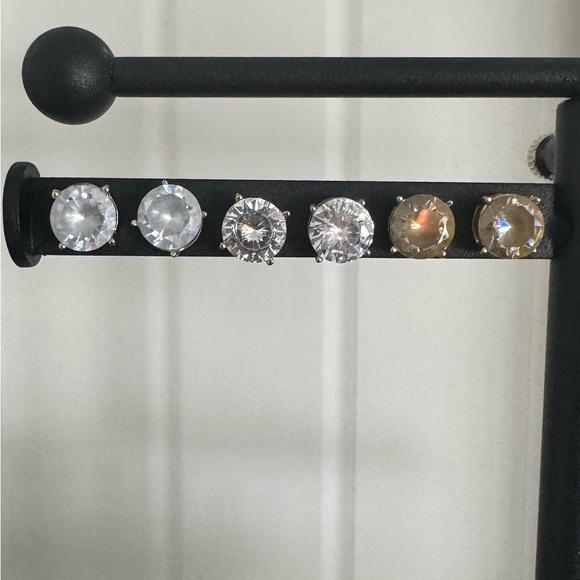 EUC Bundle of Three 1cm Stud Earrings - Picture 4 of 11